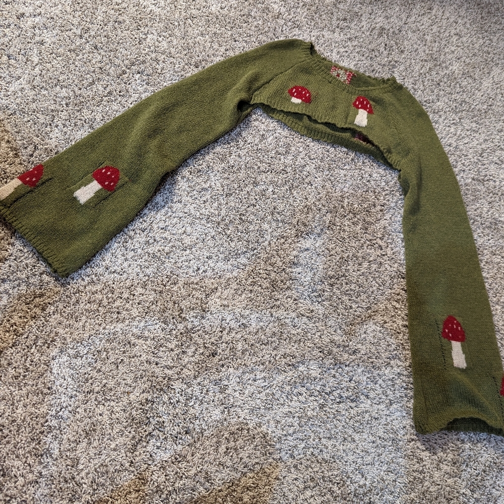 Over cropped sweater
